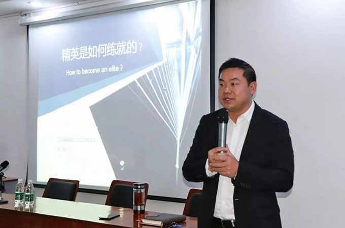 張?zhí)炫嘈iL(zhǎng)